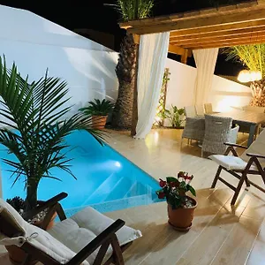 https://villa-panoramic-del-atlantico.adeje-hotels.com